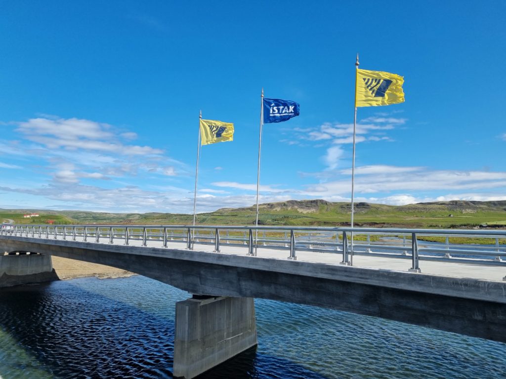 Brú yfir Stóru-Laxá opnuð